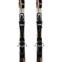  Lo sci utilizzava gli attacchi Volkl Tiger R1