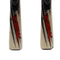  Lo sci utilizzava gli attacchi Volkl Tiger R1
